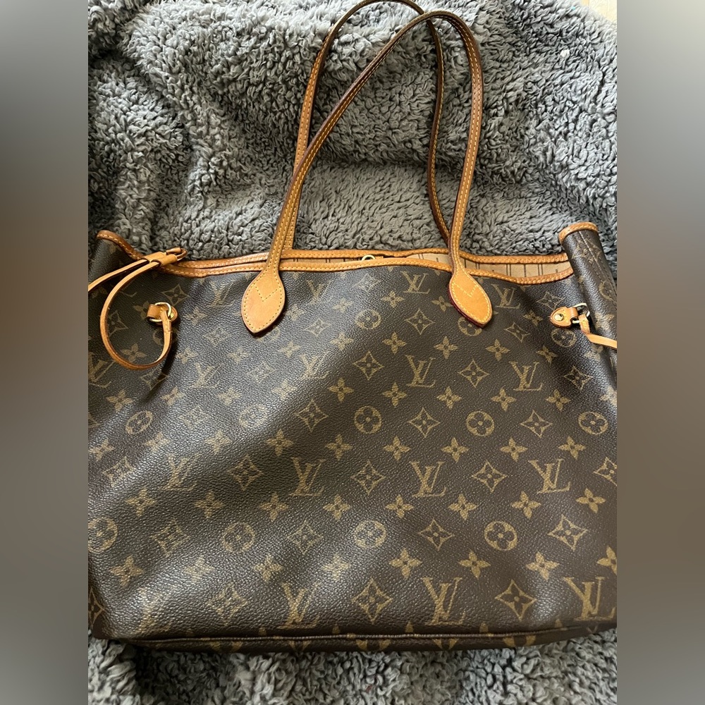 Louis Vuttoin NeverFull